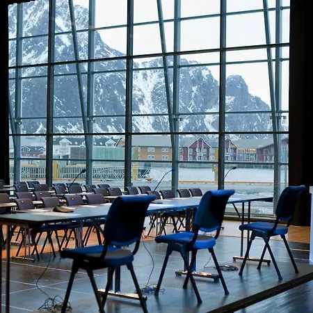 Hotel Thon Lofoten 4*