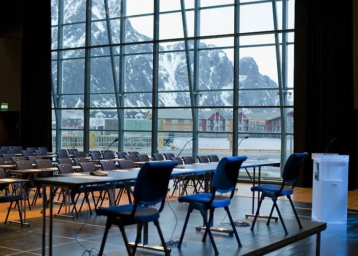 Hotel Thon Lofoten 4*
